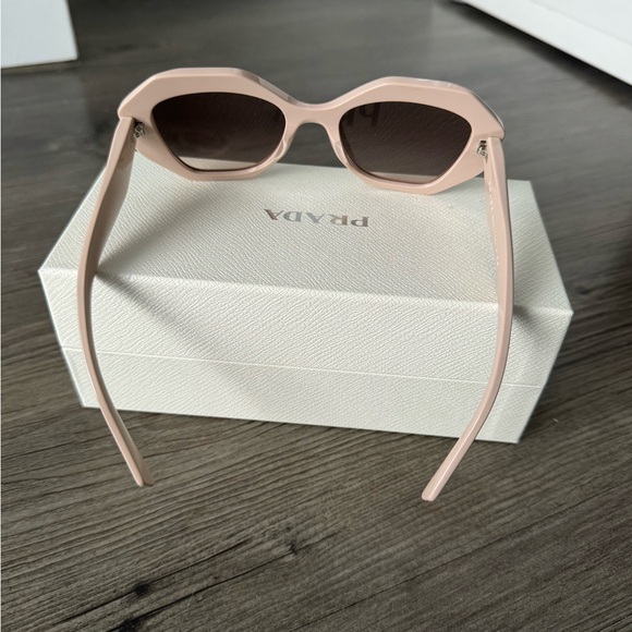 PRADA SUNGLASSES! - Picture 3 of 5